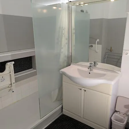 Vue 180deg Apartment *